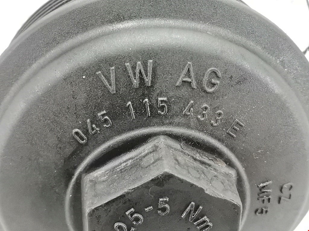 Крышка масляного фильтра VOLKSWAGEN Passat B6 2005-2011