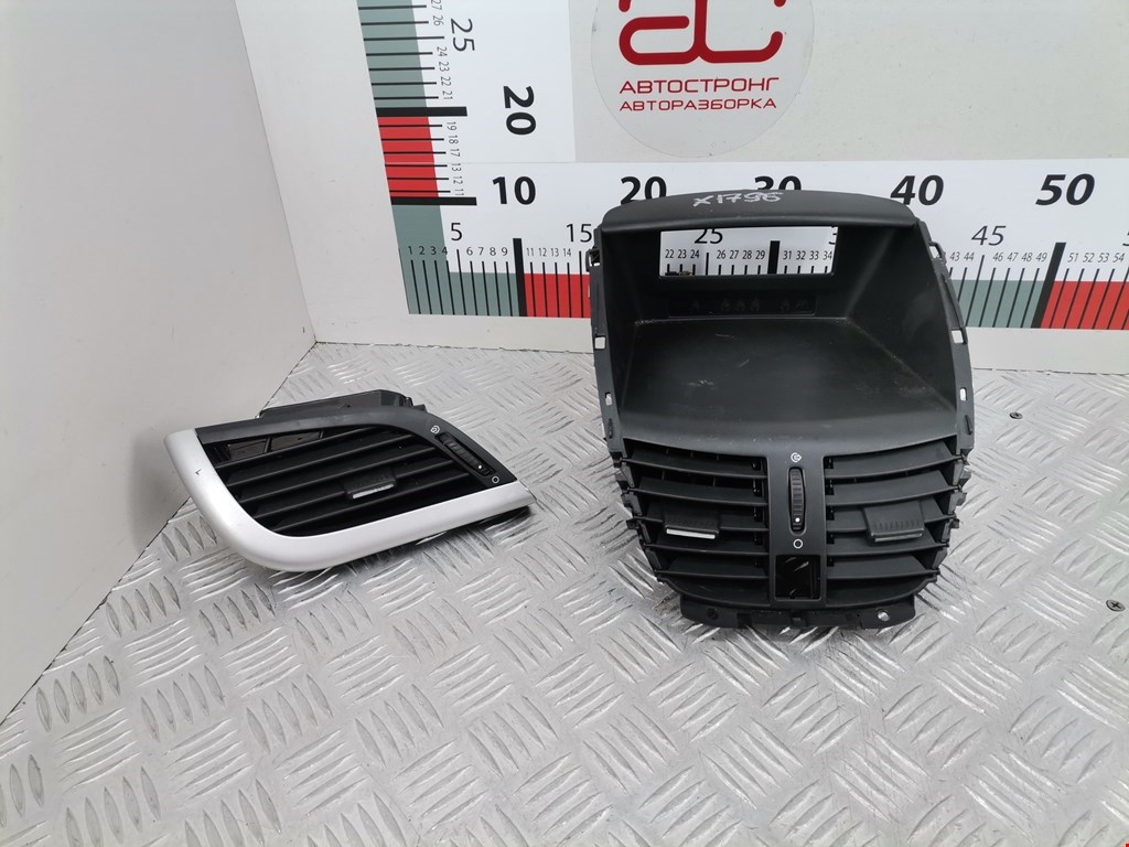 Дефлектор воздушный PEUGEOT 207 2006-2015