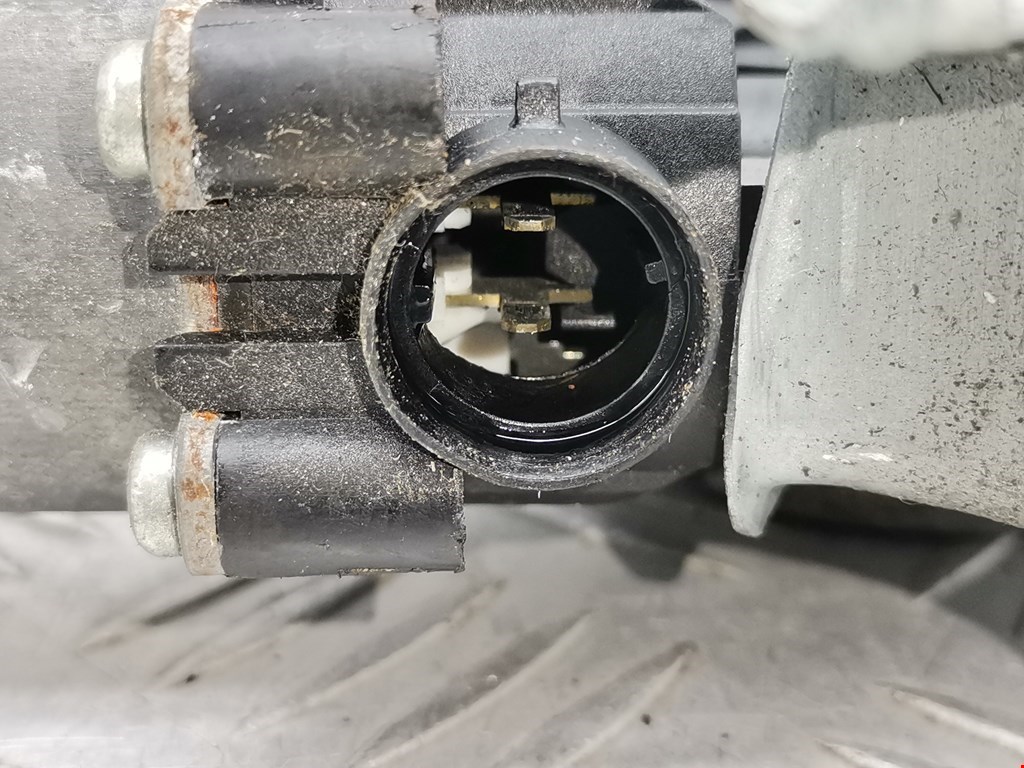 Стеклоподъемник передний правый NISSAN Almera Tino 2000-2006