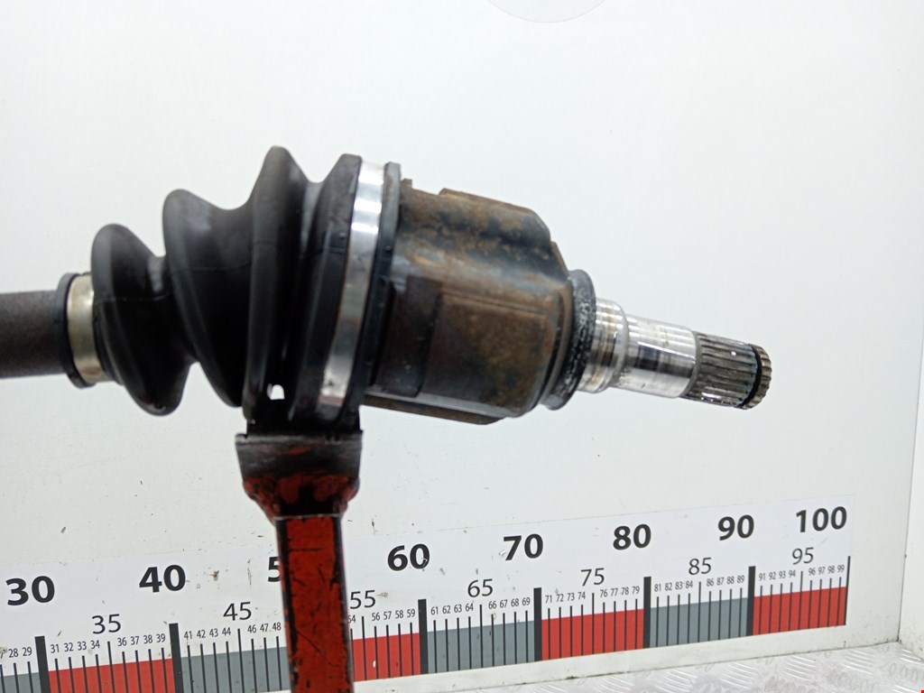 Полуось (привод, приводной вал) передняя левая TOYOTA Yaris Verso 1999-2006