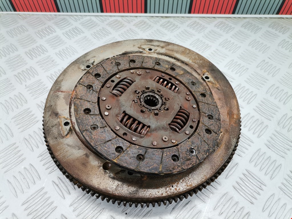 Маховик (демпфер сцепления) OPEL Corsa C 2000-2006