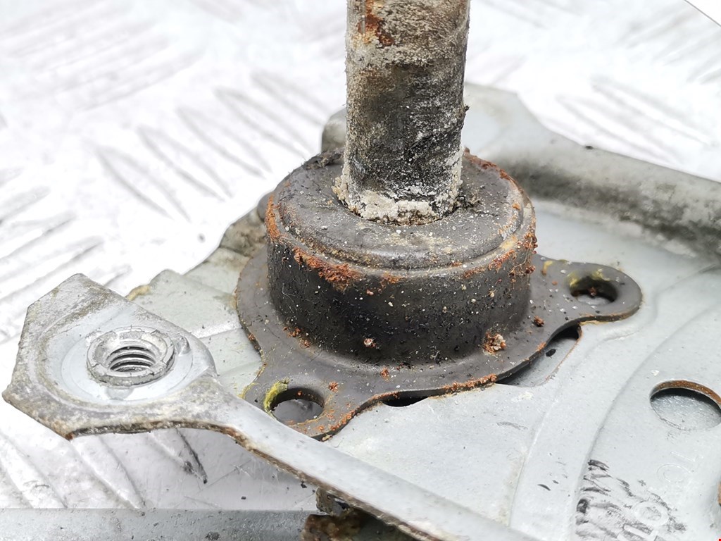 Стеклоподъемник задний правый TOYOTA Yaris Verso 1999-2006