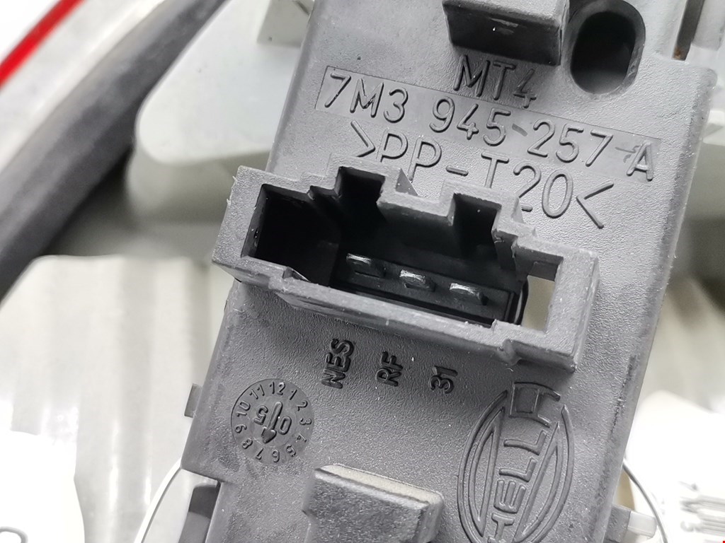 Фонарь задний внутренний левый FORD Galaxy 1995-2005