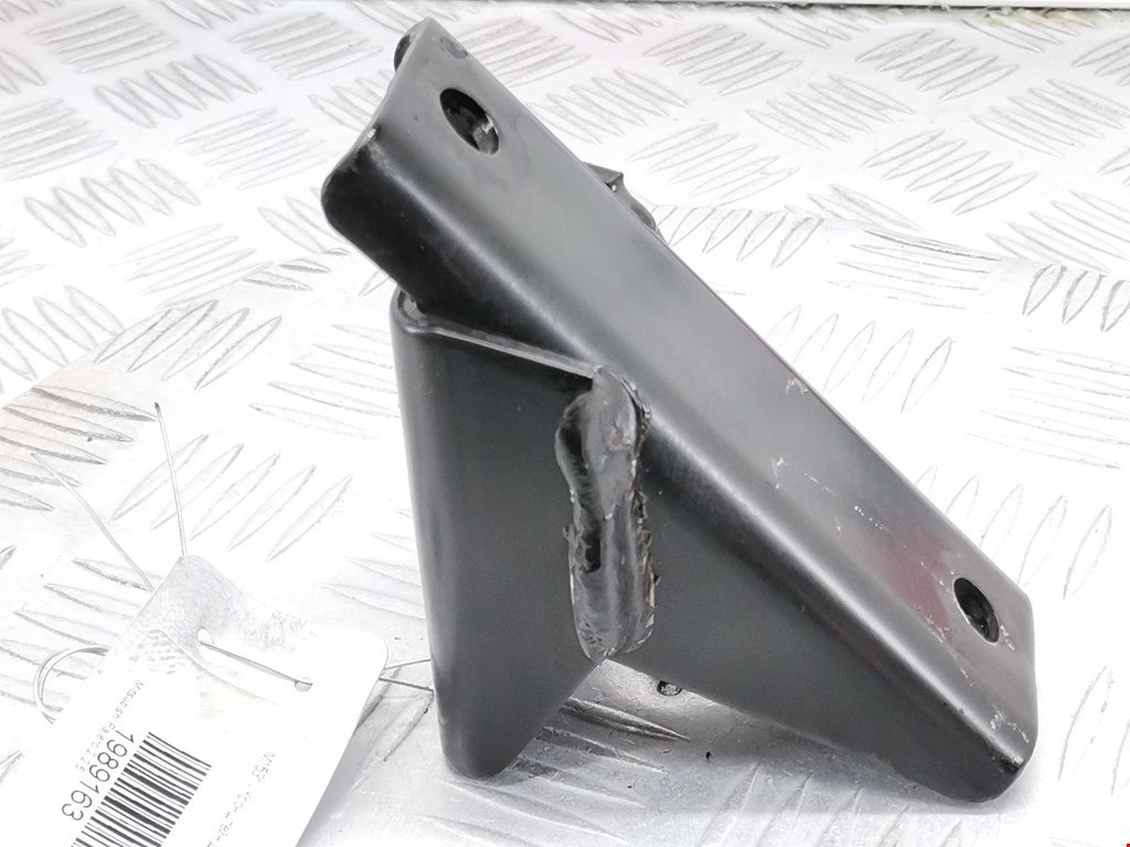 Кронштейн (крепление лапа) двигателя Mitsubishi Pajero 2 (1991-2004)