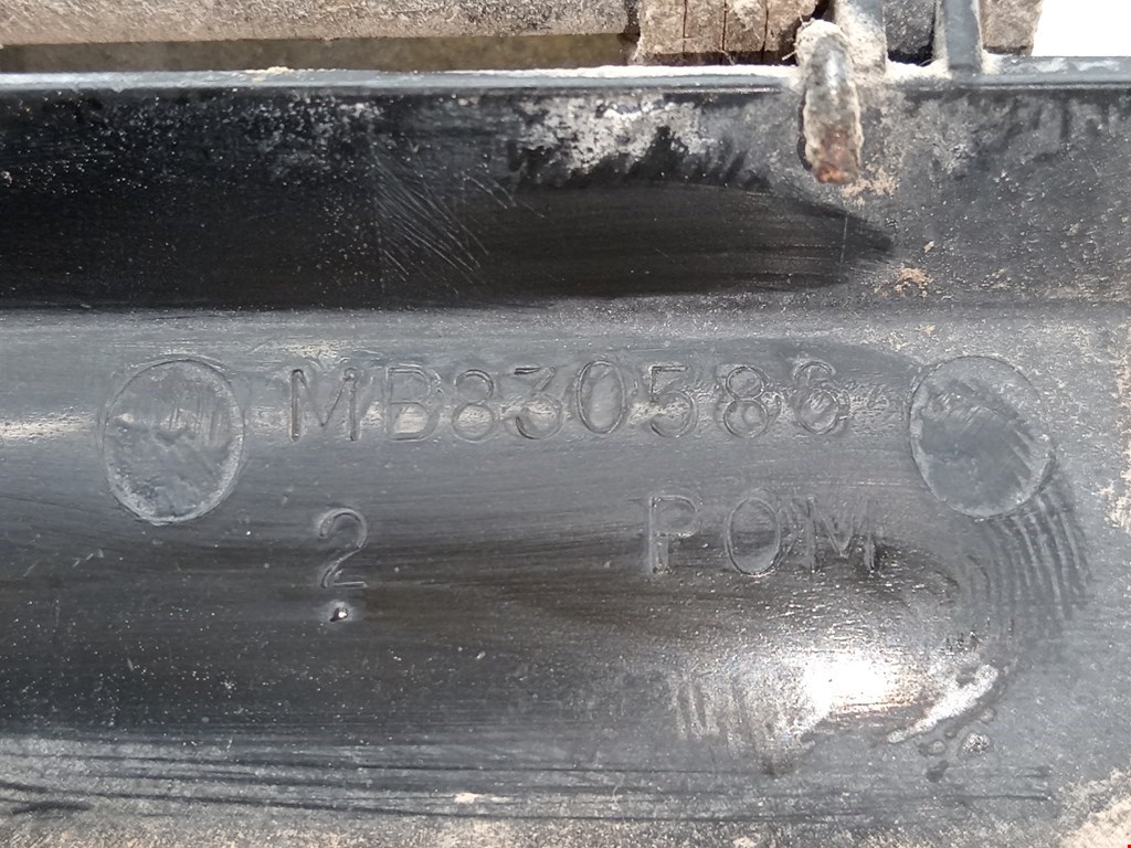 Ручка открывания багажника MITSUBISHI Space Wagon N8,N9 1998-2004