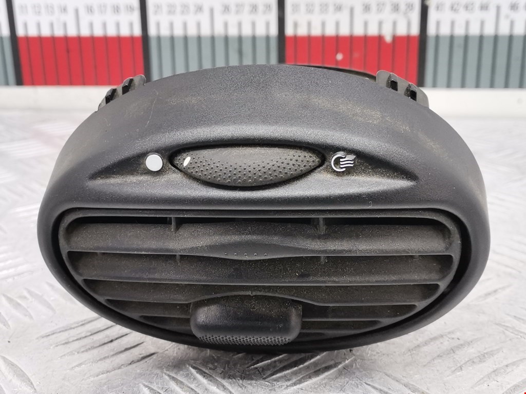 Дефлектор воздушный FORD Focus I 1998-2005