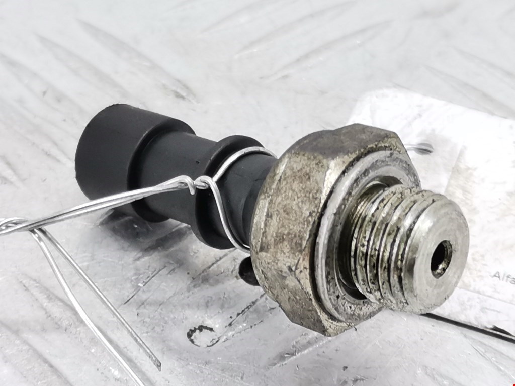 Датчик давления масла Alfa Romeo Giulietta (940) (2010-2020)