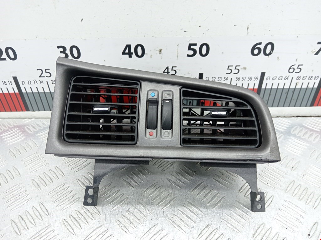 Дефлектор воздушный NISSAN Primera P11 1996-2002