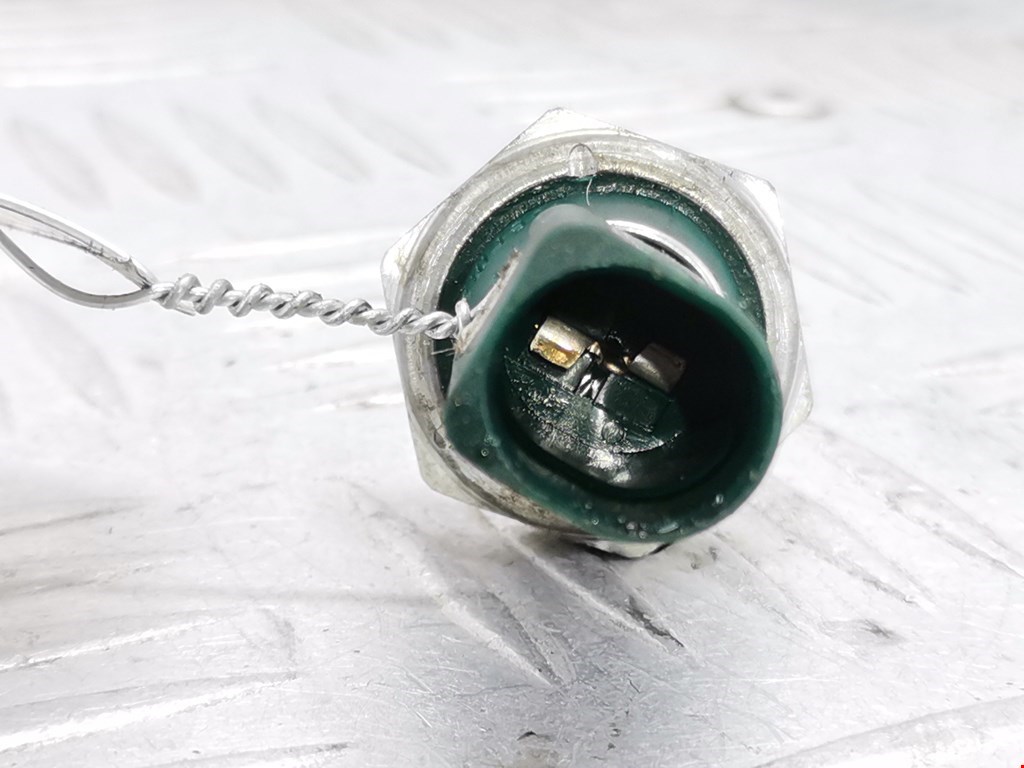 Датчик давления масла VOLKSWAGEN Golf IV 1997-2003