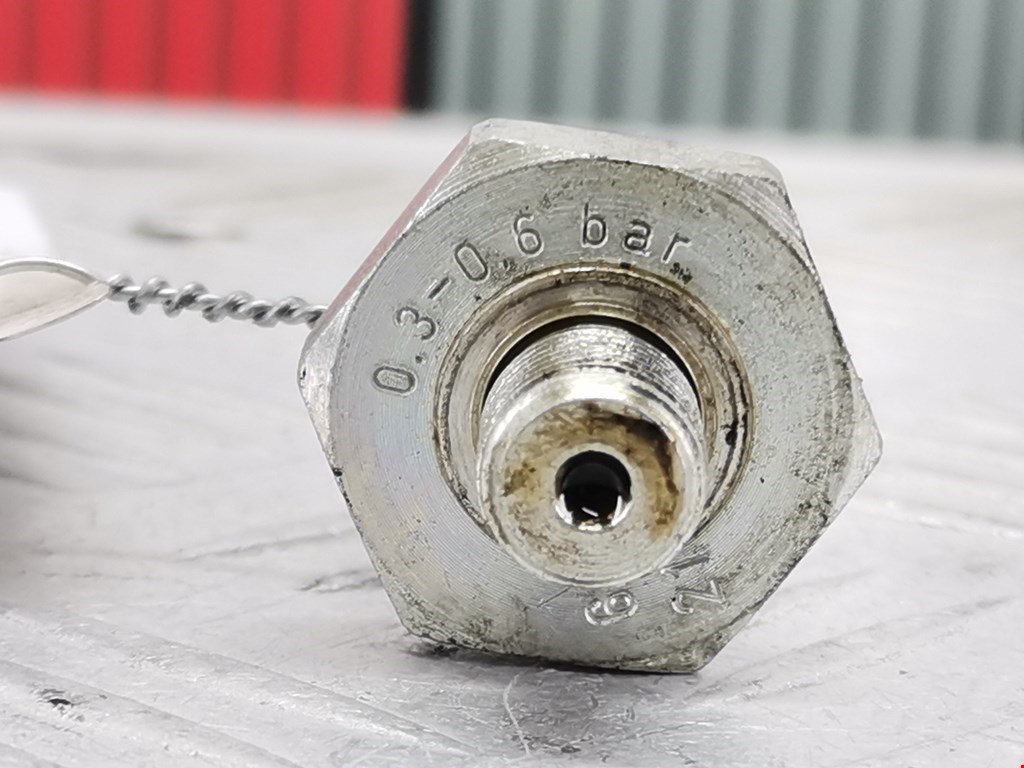 Датчик давления масла VOLKSWAGEN Golf IV 1997-2003