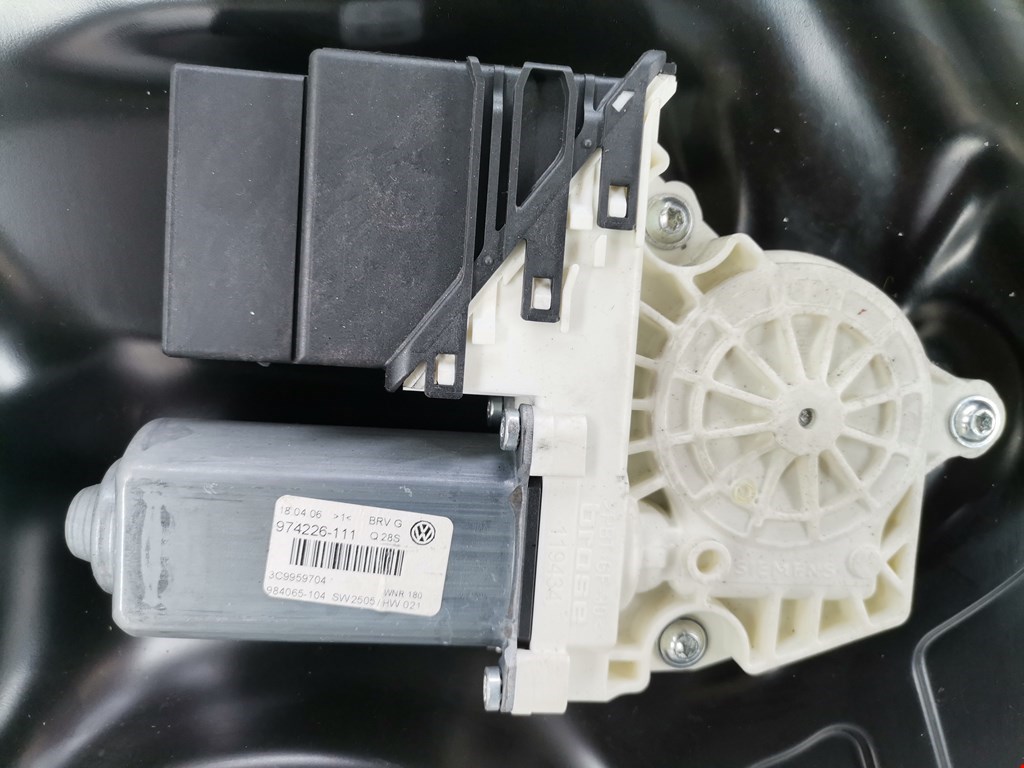 Стеклоподъемник задний правый VOLKSWAGEN Passat B6 2005-2011