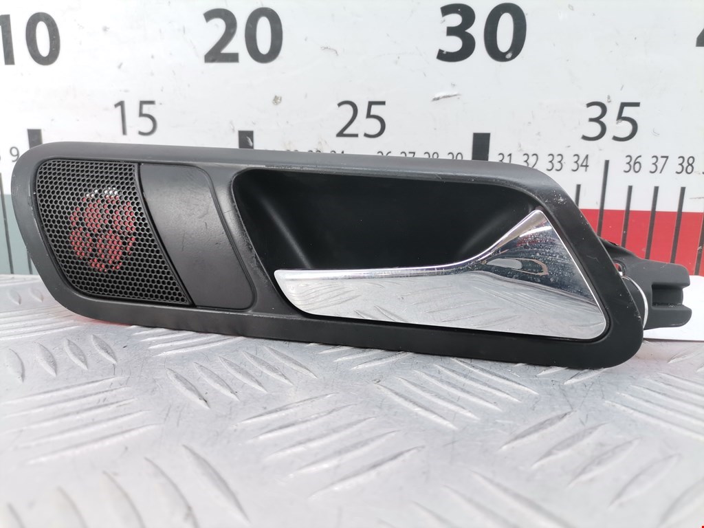 Ручка дверная задняя внутренняя правая VOLKSWAGEN Passat B6 2005-2011