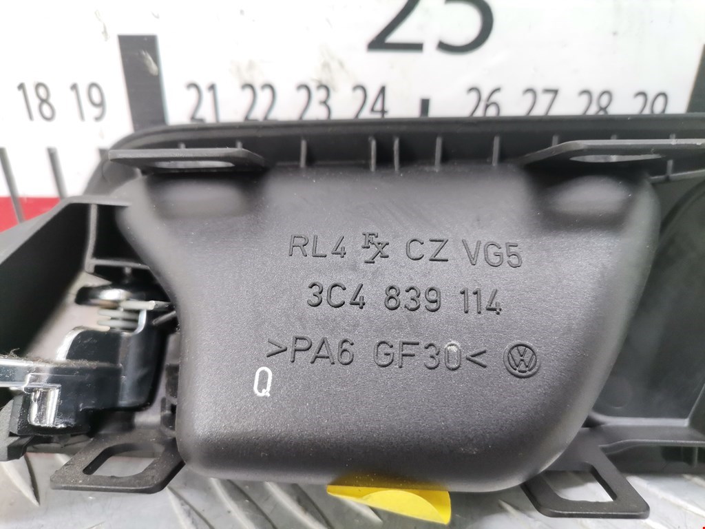Ручка дверная задняя внутренняя правая VOLKSWAGEN Passat B6 2005-2011
