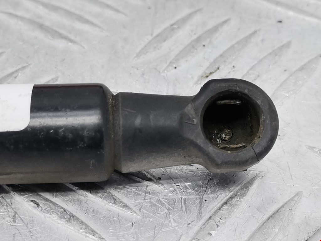 Амортизатор крышки (двери) багажника MERCEDES-BENZ C-Class C-klasse W203 2000-2007