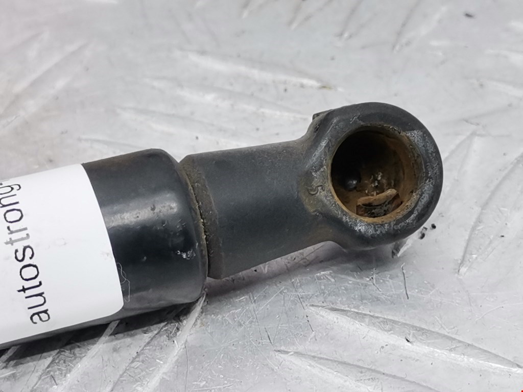 Амортизатор крышки (двери) багажника MERCEDES-BENZ C-Class C-klasse W203 2000-2007