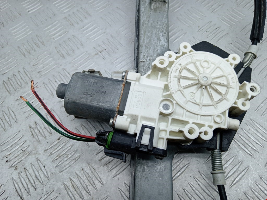 Стеклоподъемник передний левый MITSUBISHI Colt Z3 2003-2012