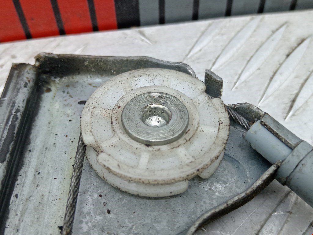 Стеклоподъемник передний левый MITSUBISHI Colt Z3 2003-2012