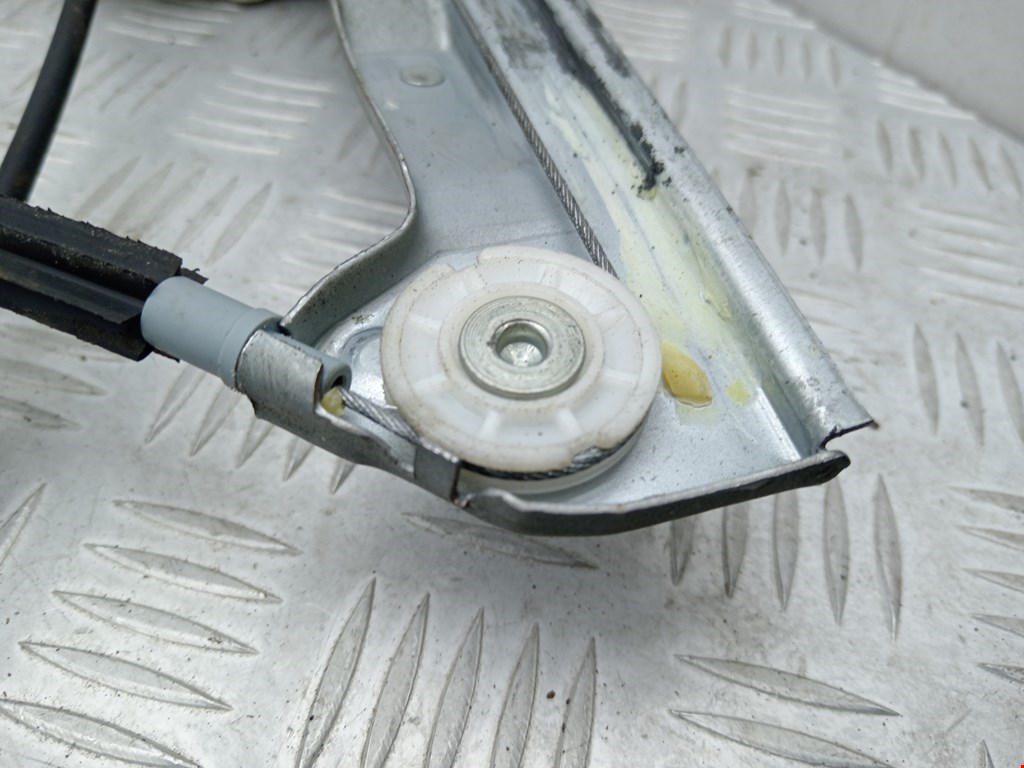 Стеклоподъемник передний левый MITSUBISHI Colt Z3 2003-2012