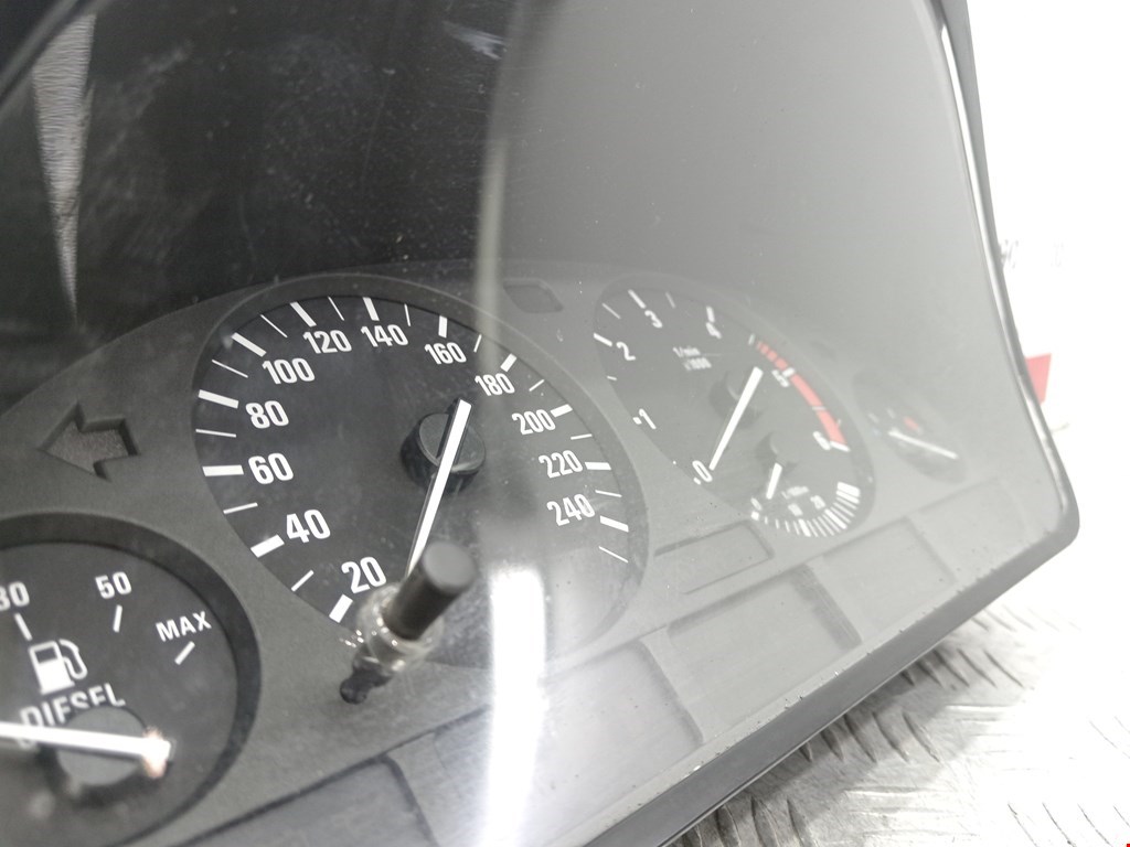 Панель приборов (щиток) BMW 5er 5 серия E39 1995-2004