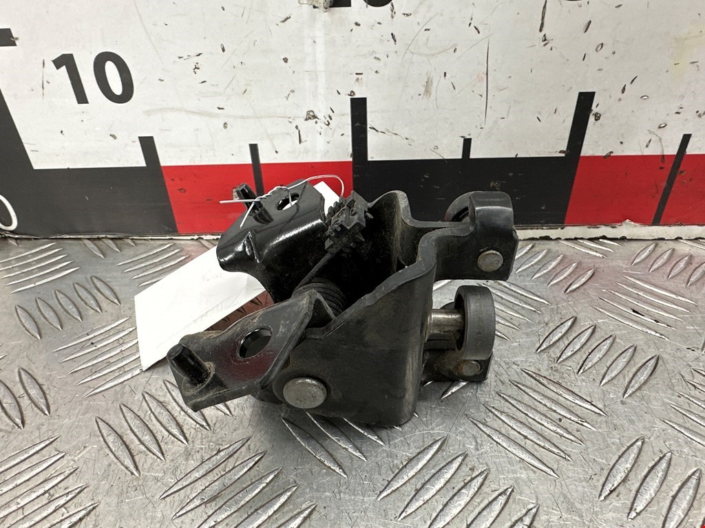 Ролик двери сдвижной (левый/правый средний верхний/нижний) PEUGEOT Partner 2008-2018