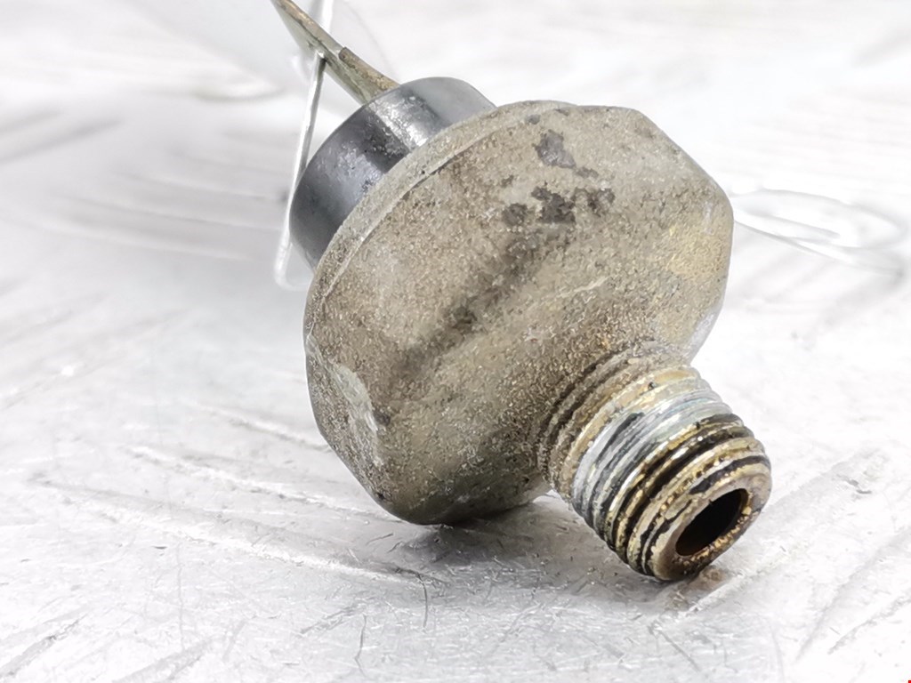 Датчик давления масла MAZDA Premacy CP 1999-2004