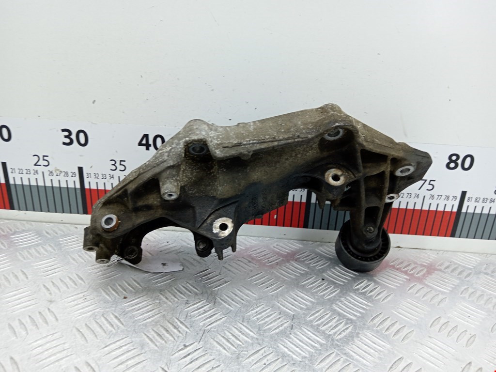 Кронштейн генератора RENAULT Master 2010-н.в.