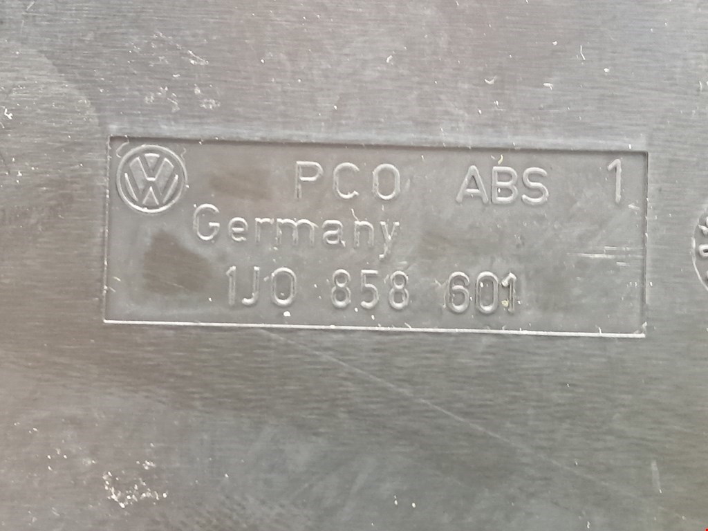 Подстаканник VOLKSWAGEN Golf IV 1997-2003