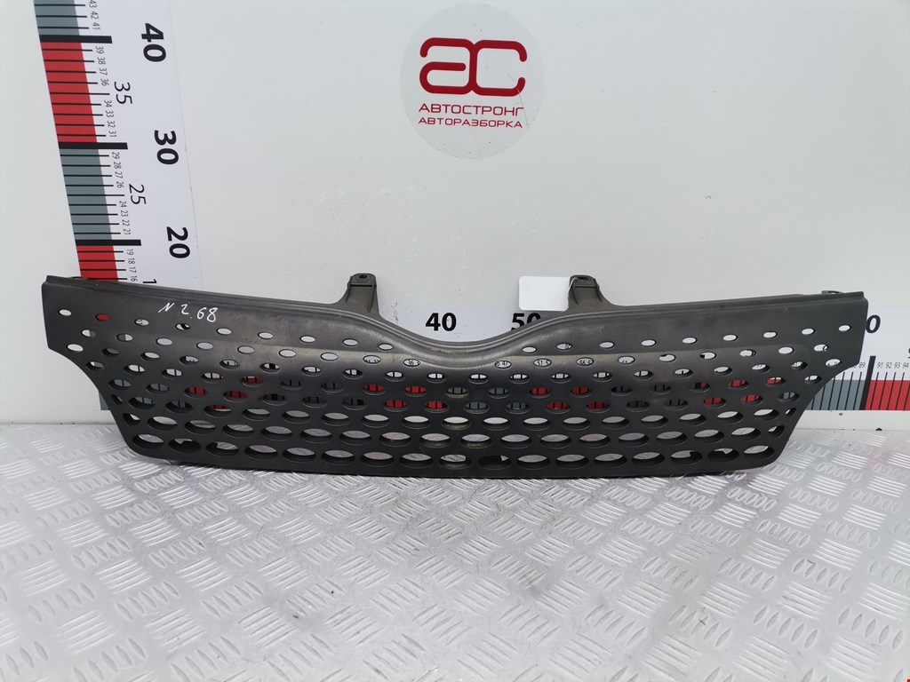 Решетка радиатора TOYOTA Yaris Verso 1999-2006