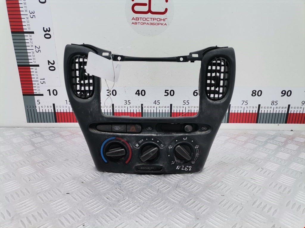 Кнопка аварийной сигнализации (аварийки) TOYOTA Yaris Verso 1999-2006