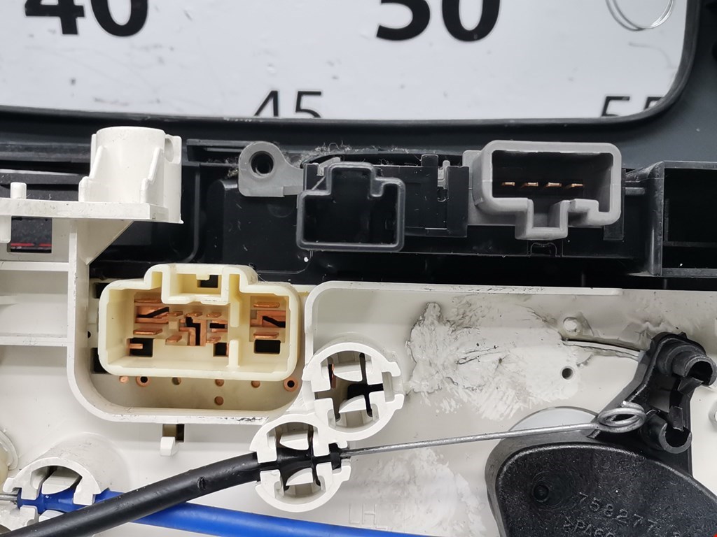 Кнопка аварийной сигнализации (аварийки) TOYOTA Yaris Verso 1999-2006