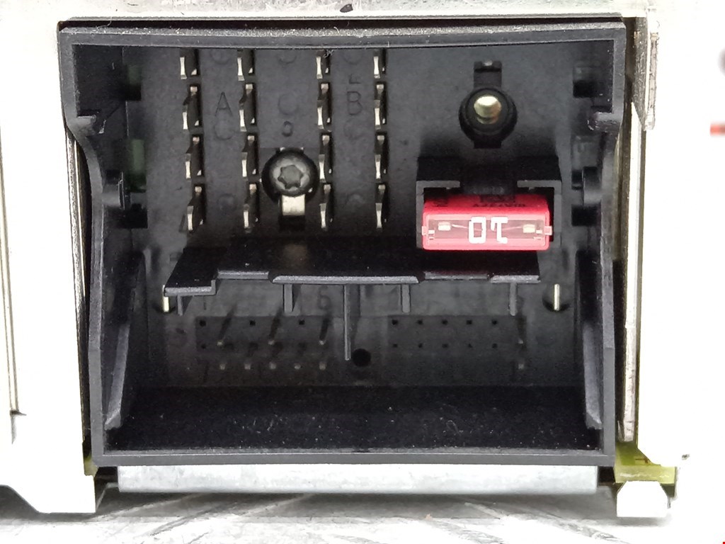 Магнитола VOLKSWAGEN Touran 2003-2010