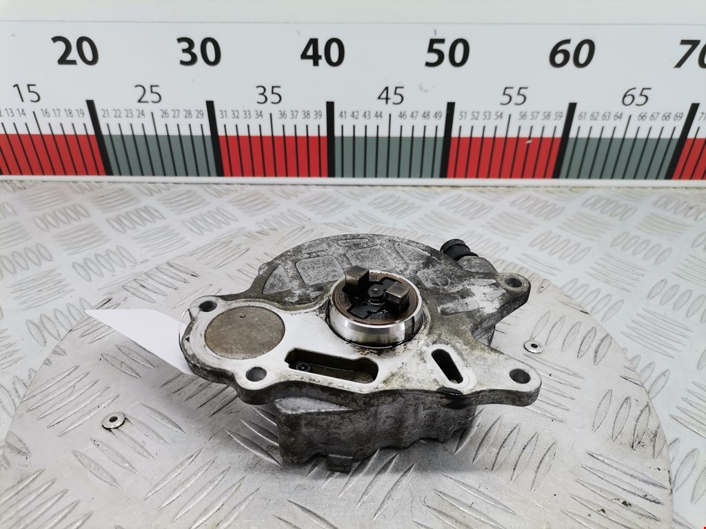 Насос вакуумный Volkswagen Passat 7 (2012-2015)