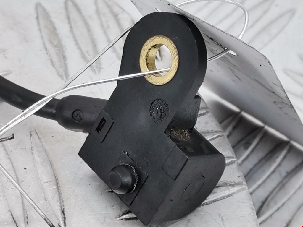 Датчик положения распредвала VOLKSWAGEN Passat B7 2011-2015