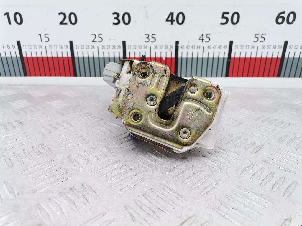 Замок двери задней правой Nissan Primera P11 (1995-2002)