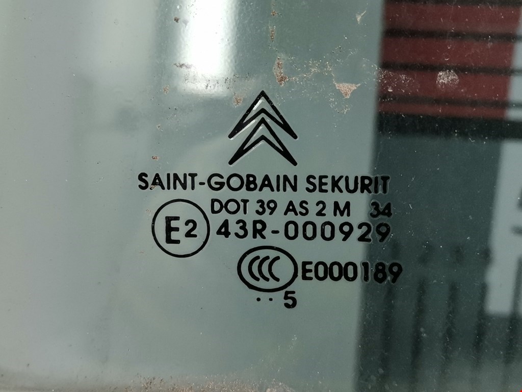 Стекло двери заднее левое CITROEN C5 I 2001-2008