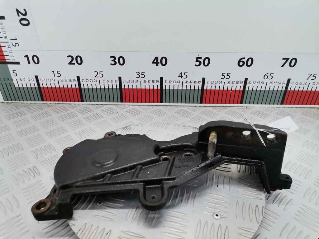 Кронштейн (крепление лапа) двигателя Toyota Avensis 2 (T250) (2003-2010)