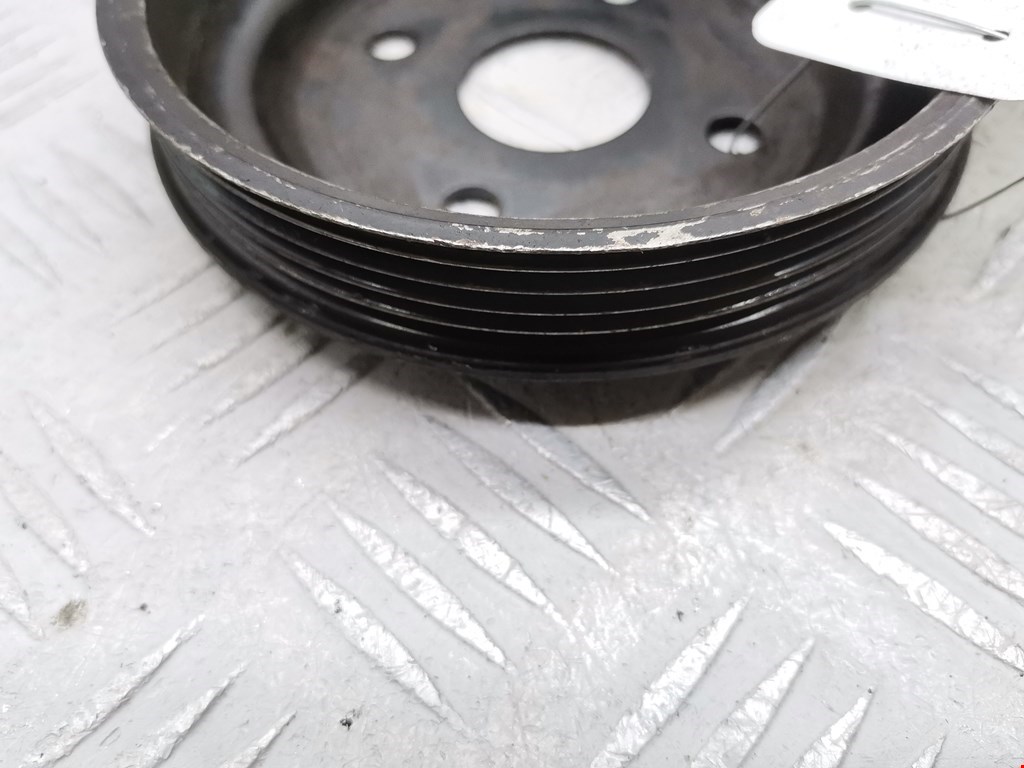 Шкив водяного насоса (помпы) KIA Carnival I 1999-2005