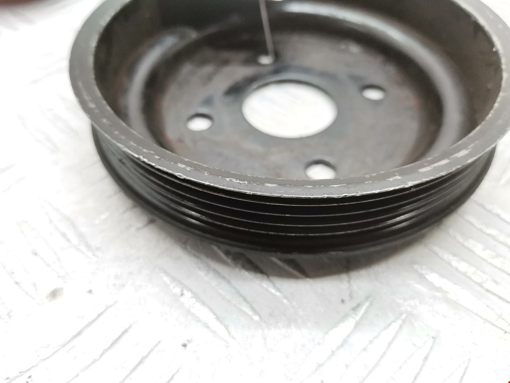 Шкив водяного насоса (помпы) KIA Carnival I 1999-2005