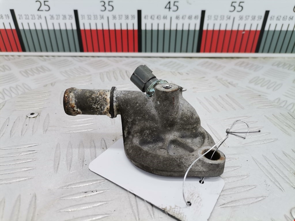 Фланец (штуцер системы охлаждения тройник) Mazda MX 5 (NB) (1998-2005)