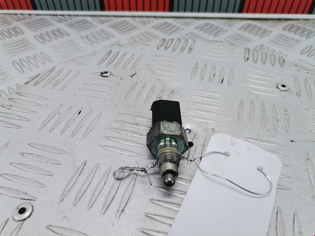 Датчик включения заднего хода VOLKSWAGEN Golf IV 1997-2003