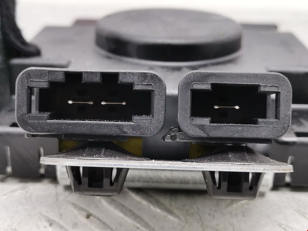 Усилитель антенны AUDI A3 8P 2003-2013