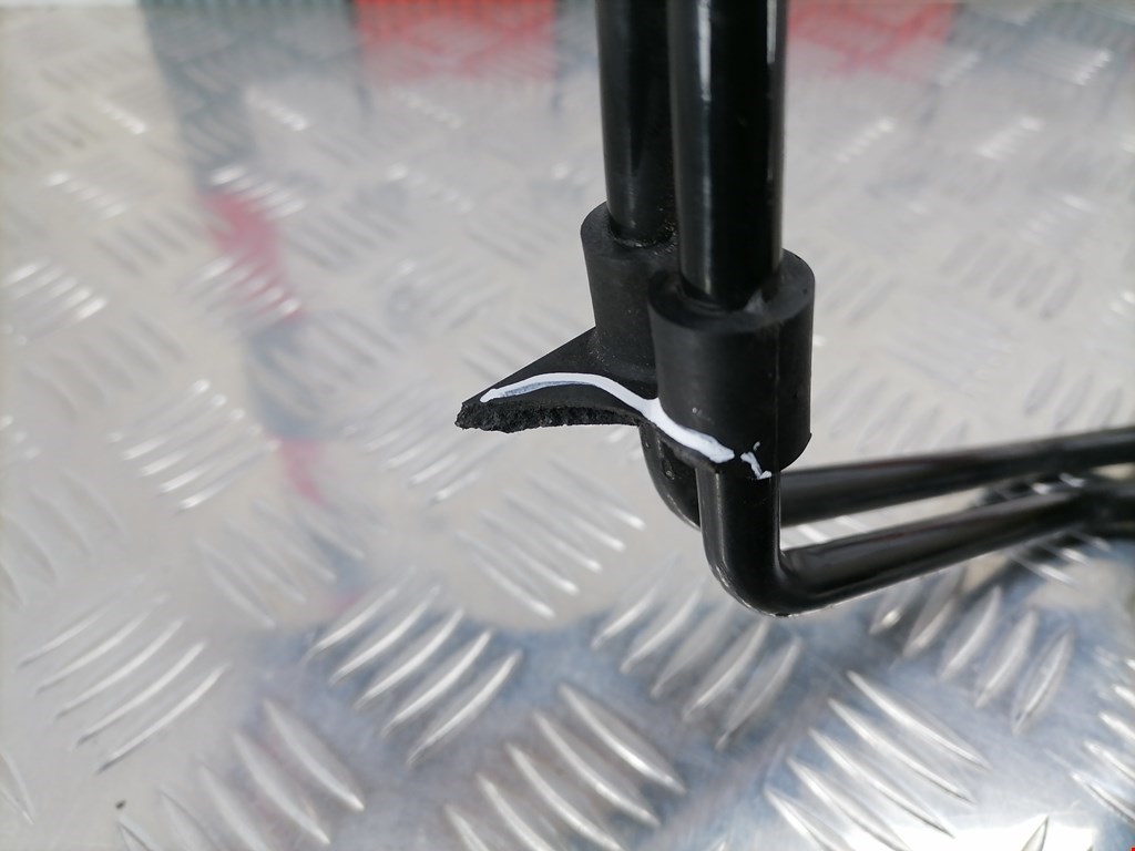 Радиатор маслянный AUDI A4 B6 2001-2005