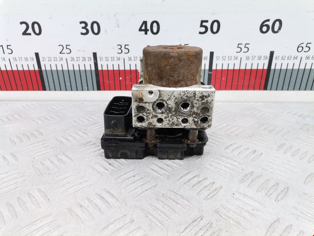 Блок ABS (насос) TOYOTA Yaris Verso 1999-2006