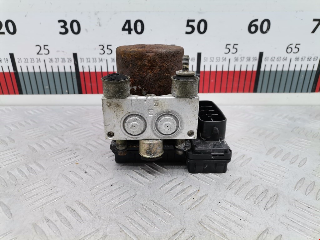 Блок ABS (насос) TOYOTA Yaris Verso 1999-2006