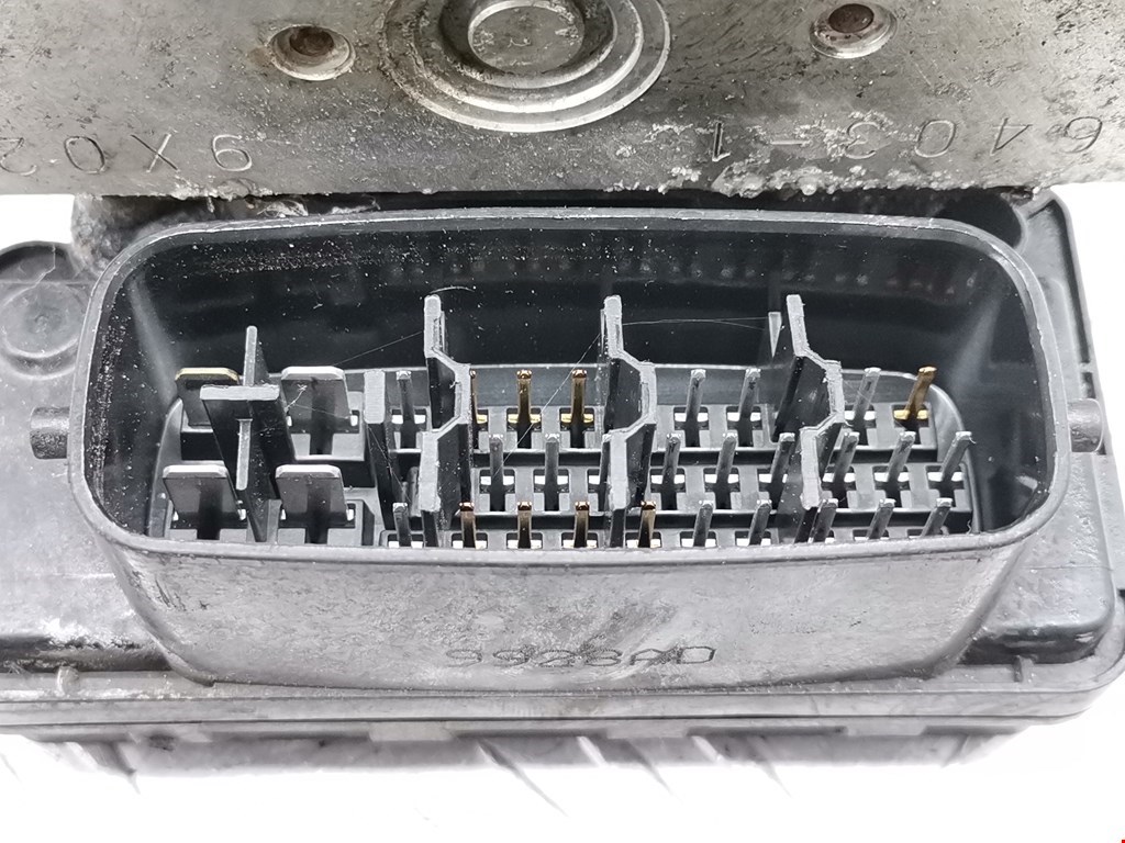 Блок ABS (насос) TOYOTA Yaris Verso 1999-2006