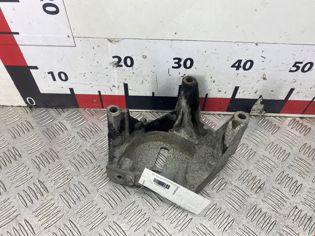 Кронштейн (крепление лапа) двигателя Opel Corsa D (2006-2014)