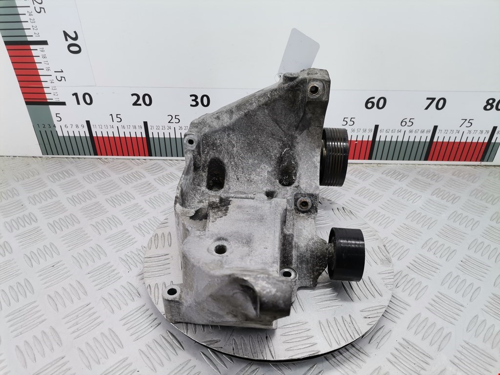 Кронштейн кондиционера BMW 1er E81\E87 2004-2011