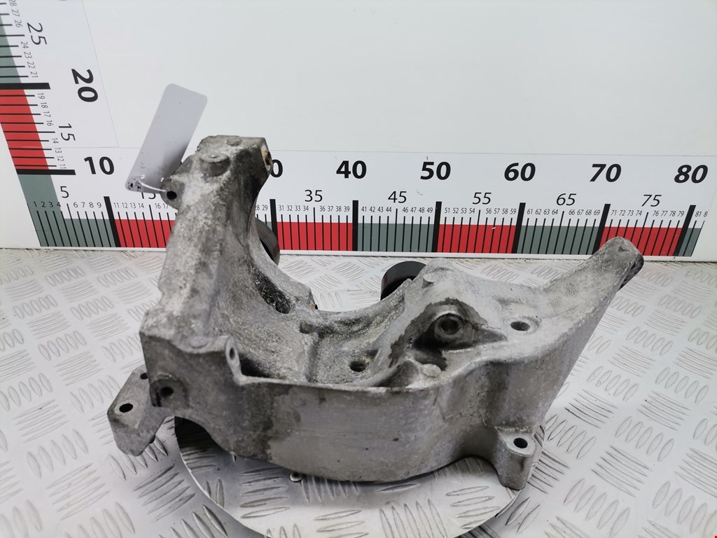 Кронштейн кондиционера BMW 1er E81\E87 2004-2011