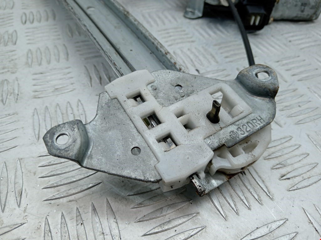 Стеклоподъемник задний правый MITSUBISHI Lancer IX CS 2000-2010