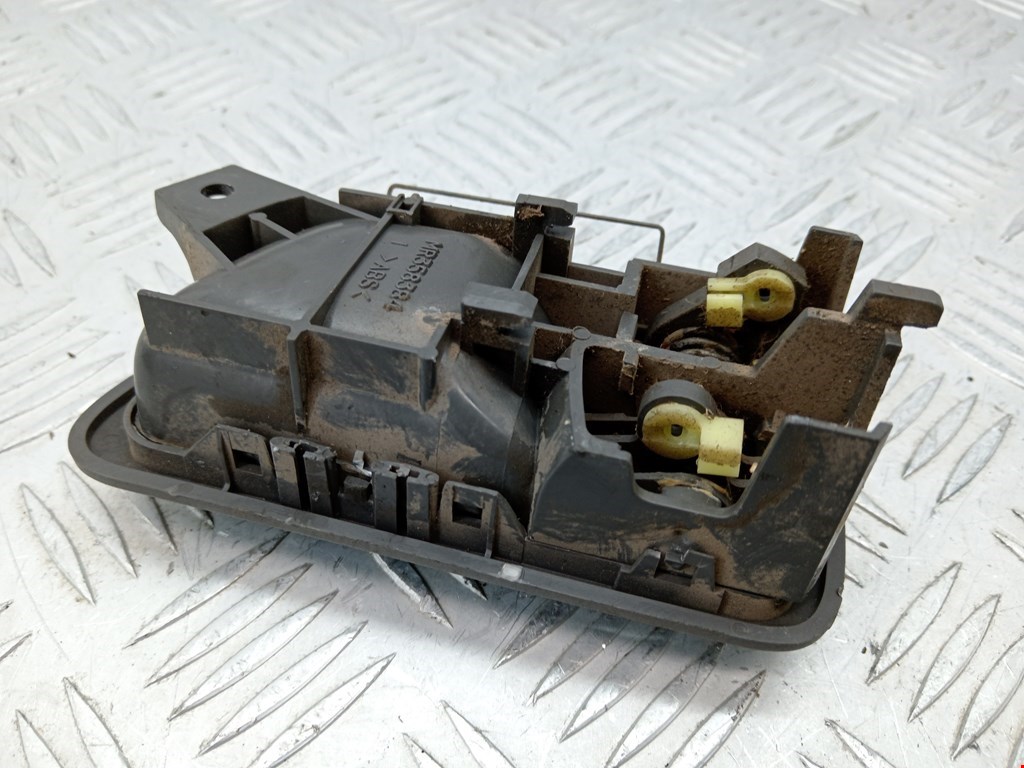 Ручка дверная задняя внутренняя правая MITSUBISHI Space Wagon N8,N9 1998-2004